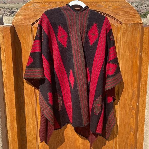 NWOT Alpaca Ruana, Navajo, Red/Black/Brown (One Size) - Picture 10 of 15